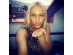 Verspielte Blondine sucht..