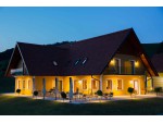 WEINGUT-GÄSTEZIMMER-BUSCHENSCHANK  UHL