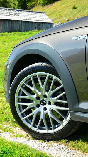 Original Audi-Kompletträdersatz 19"