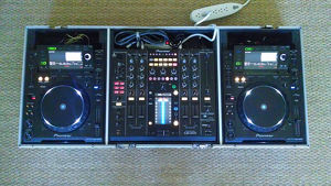2x Pioneer CDJ 2000 + DJM 2000 + Transportkoffer