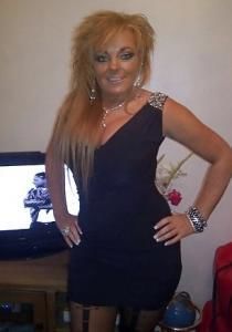 vollschlanke Blondine sucht experimentierfreudigen Mann