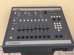 SP1200 E-MU Systems Sampling Percussion