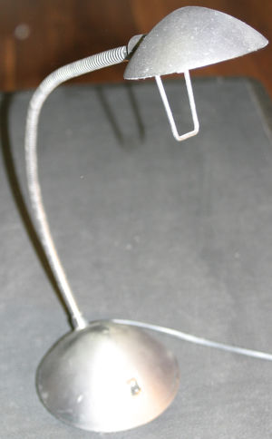 Biete Schreibtischlampe