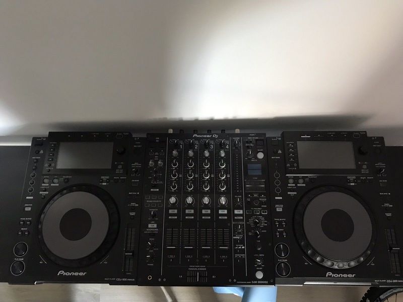 2x Pioneer CDJ 900 Nexus + 1x Pioneer DJM-900NXS2
