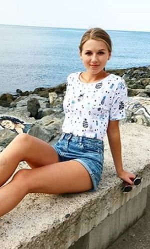 schüchternde 27jährige Blondine sucht lebenserfahrenen Partner