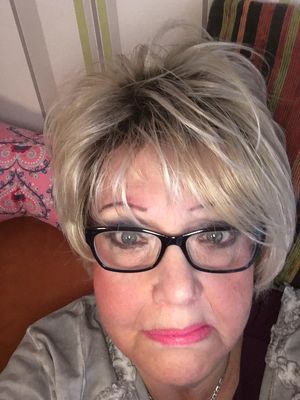 Charmante Telefonstimmen gesucht / Heimarbeit