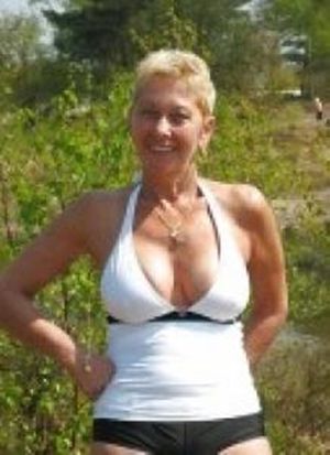 vollbusige Lady sucht z&auml;rtliche H&auml;nde