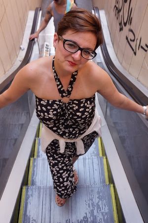 einsame Hausfrau sucht wilde Aff&auml;re