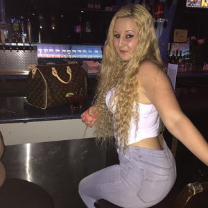 gelangweilte Hausfrau sucht Techtelmechtel