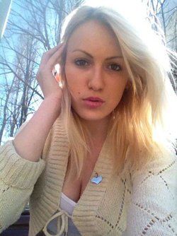 sch&uuml;chterne Blondine sucht f&uuml;hrende Hand