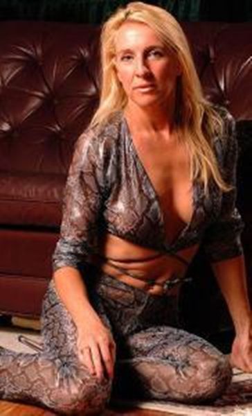 &auml;ltere Frau sucht lebensfrohen Partner