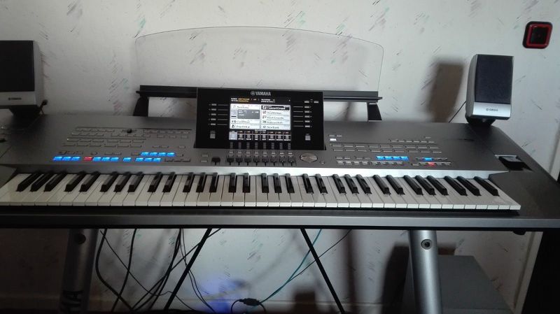Yamaha Tyros 5 mit 76 Tasten mehr als XXL-Paket + Zubeh&ouml;r