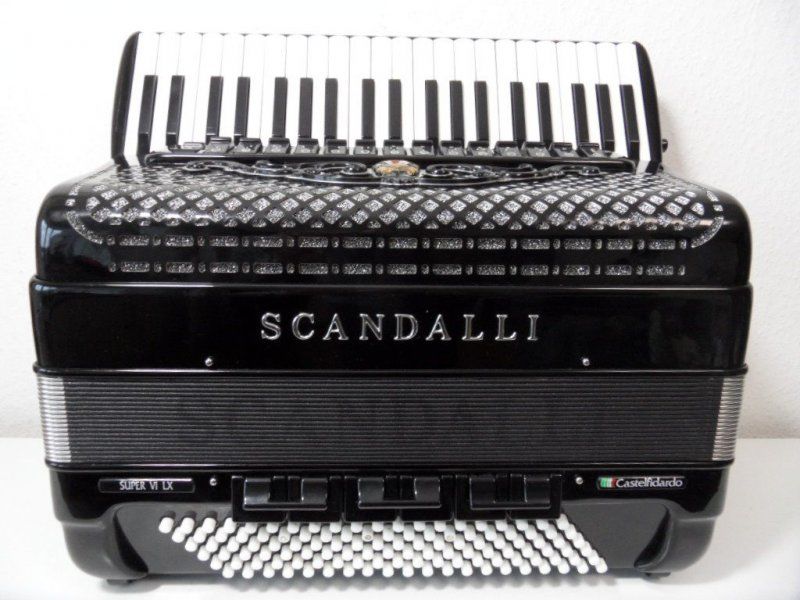 Scandalli Super VI LX Akkordeon 120 B&auml;sse Cassotto