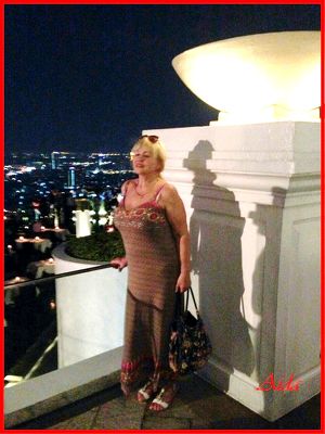 65 J&auml;hrige Omi Aida Full Service