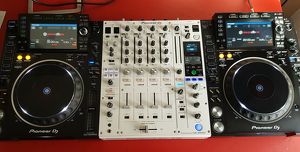 Pioneer Dj Anlage 2x Cdj 2000 Nxs2, 1x Djm900 Nxs2-W