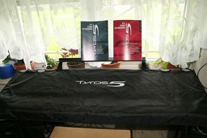 Yamaha Tyros 5 mit 76 Tasten Keyboard