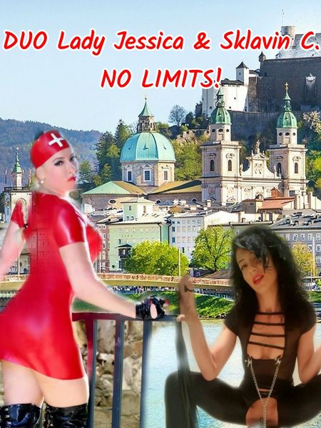 Domina mit schlanker jungen tabulosen Sklavin ohne Tabus