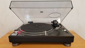 Technics Sl-1200Mk4 Plattenspieler