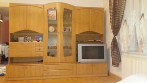 Wohnzimmerschrank