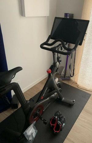 Peleton Bike - Indoor Fitnessbike Mit Zubehör