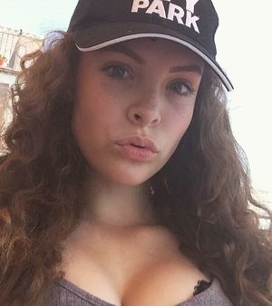 junge Knospe sucht Partner für wilde Rollenspiele