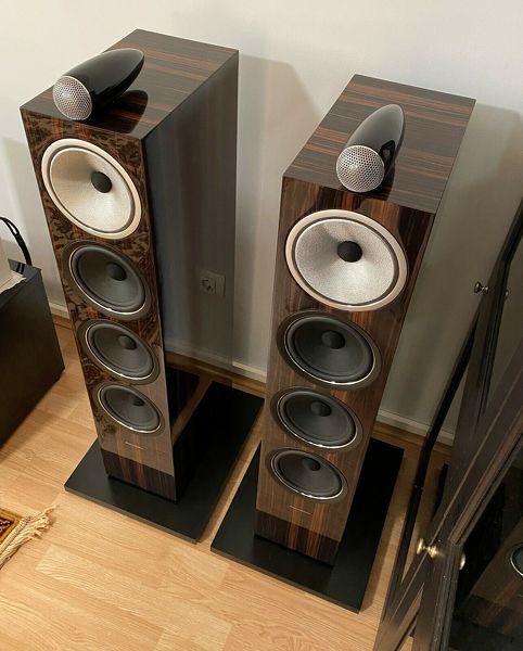 Bowers & Wilkins 702 Signature Datuk Glanzlautsprecher