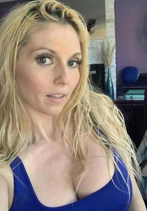 Ich liebe sex aber interessiere mich auch für eine feste beziehung mit einer sehr aktiven sexpartner :)