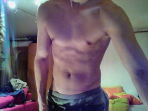 Junger Sportlicher sucht
