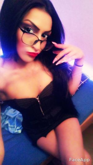 YELIZ 28 -SCHARFES TÜRKISCHES NATURGIRL
