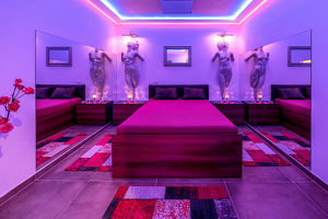 STUDIO LA CHICA LOUNGE - WILLKOMMEN IM SEXPARADIES