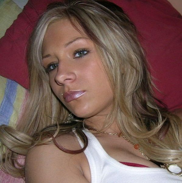 junge Blondine sucht wilden Partner