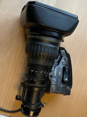 Canon 22 x 7,6 HD-Optik