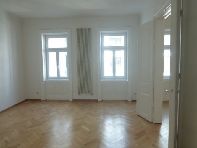 Unbefristete, hofseitige Altbauwohnung, 2 Zimmer, Wohnküche