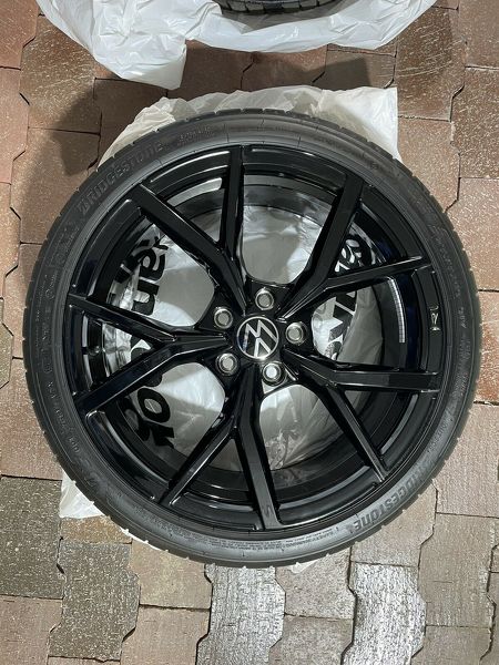 Original VW Radsatz Estoril Golf 8 R 19" Sommerreifen