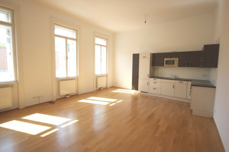 Freundliche 2,5-Zimmeraltbauwohnung in guter Lage