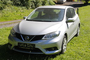 Nissan Pulsar Visia 1,2, mit AHK 8fach bereift.