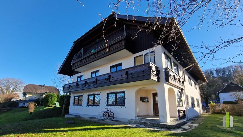 Gro&szlig;z&uuml;gige 3 Zimmer Wohnung mit Seeblick