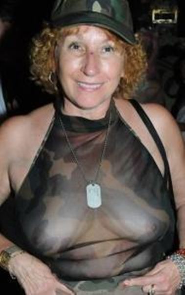 lustvolle Oldlady sucht hemmungslosen Partner