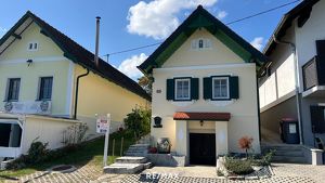 WEINIDYLLE  SÜDBURGENLAND - Weinkeller im schönen, sonnigen Eisenberg