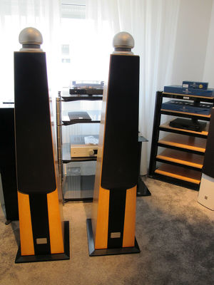 Elac Spirit of Music High End Standlautsprecher in Vogelaugenahorn