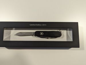 Victorinox Limited Damast Jahresmesser 2011