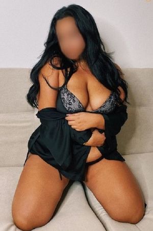 YASMIN - NATURGEILES CURVY LUDER