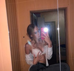 Active Woman sucht Sex Abenteuer für einen Abend