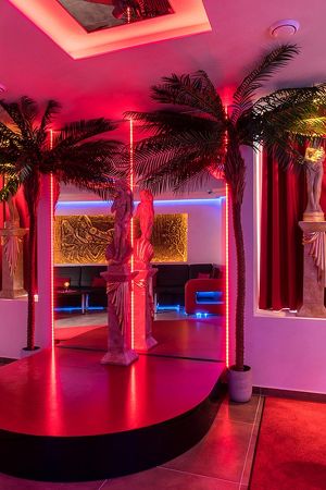 STUDIO LA CHICA LOUNGE - WILLKOMMEN IM SEXPARADIES