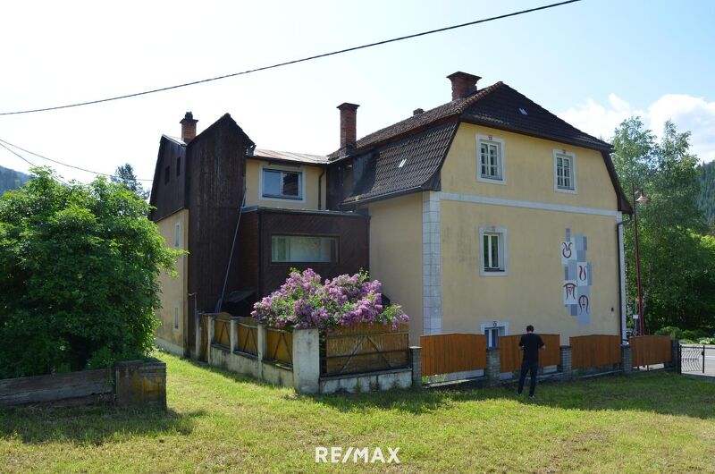Mehrparteienhaus in Peterdorf