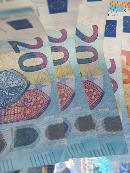 Geld-, Arbeits- und Putzsklave