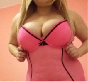 Fesche Rollenspielerin sucht Partner mit Fantasie