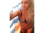 blondes geiles Mädchen sucht geilen Mann.