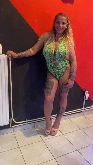 Jenny sexhungrige Ungarin