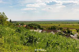 Grundstück mit einzigartigem Panorama-/Seeblick in Neusiedl am See